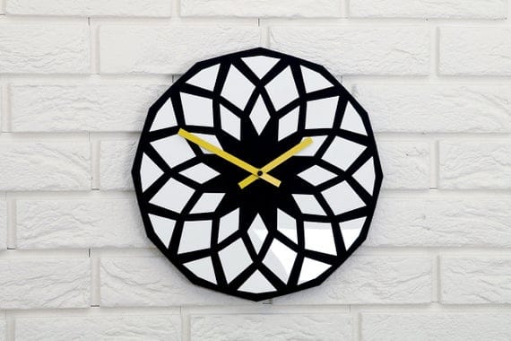 Gift Art Wooden Arabesque Wall Clock