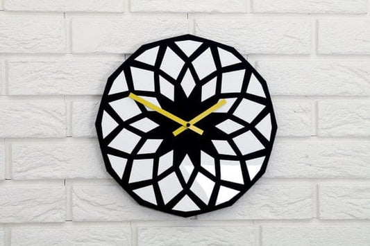 Gift Art Wooden Arabesque Wall Clock